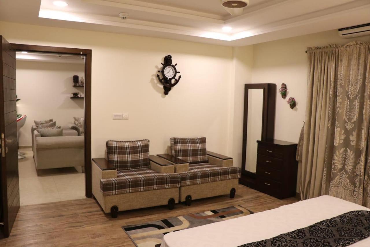 Elegant & Charming One Bed Apartment In Bahria Town Rawalpindi Exterior foto