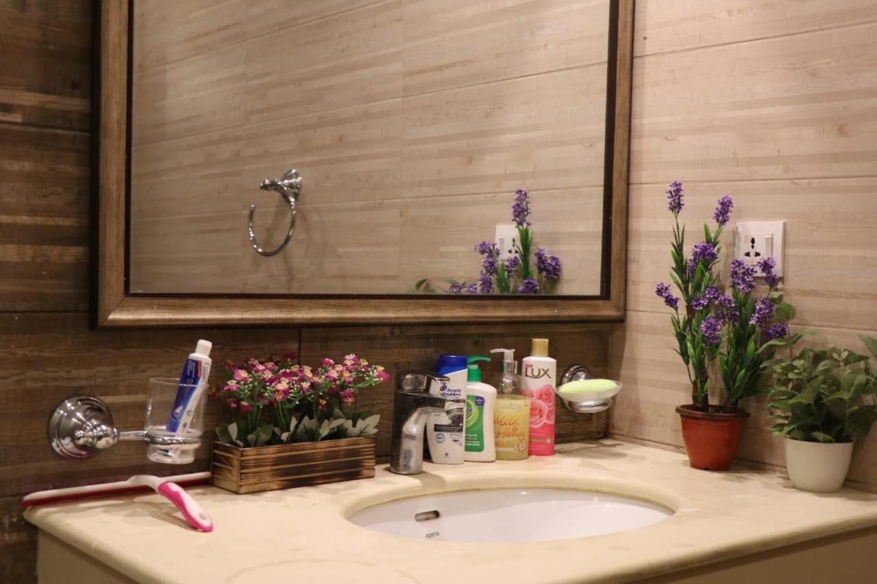 Elegant & Charming One Bed Apartment In Bahria Town Rawalpindi Exterior foto